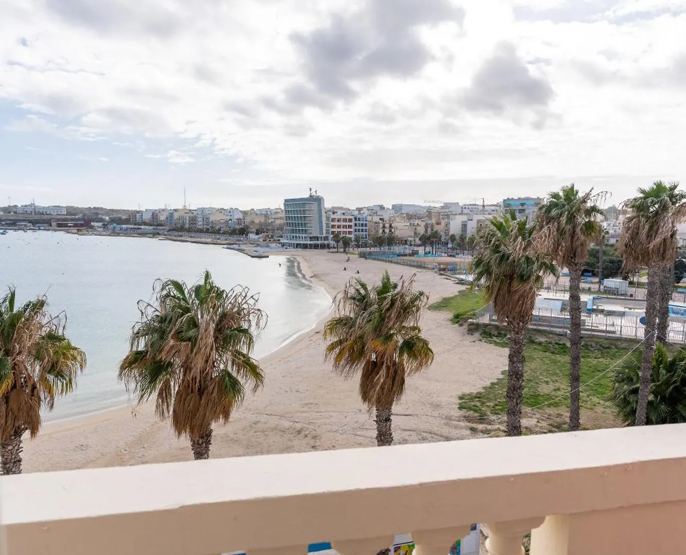 Luxurious Beach Apartment Birżebbuġa